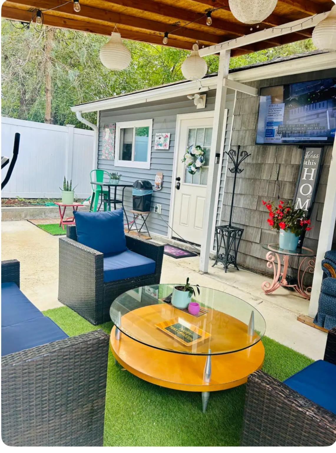 Fancy Studio Private Entrance Selden Exterior foto